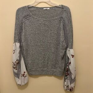 Maurice’s blouse, beautiful sleeve, women’s size M